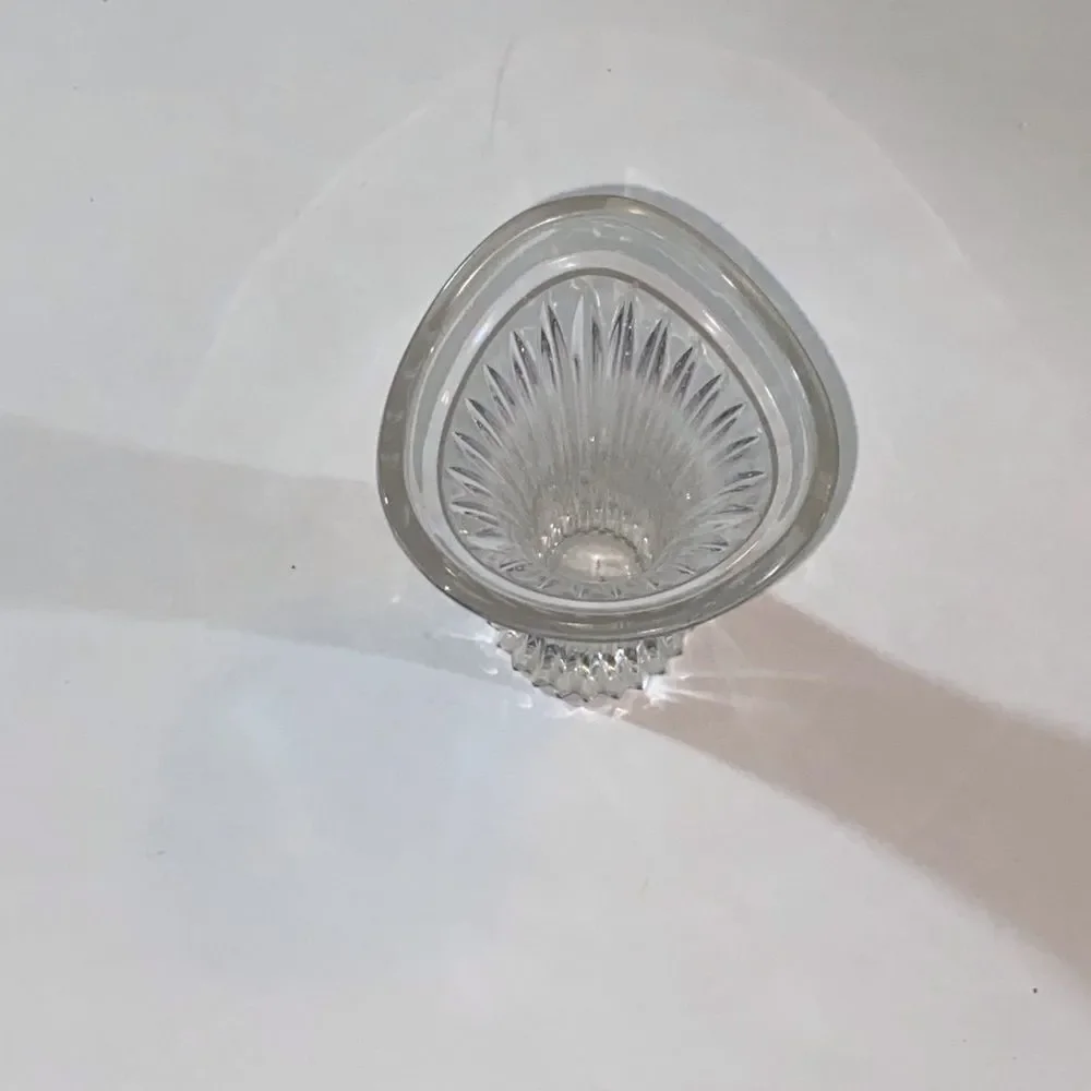 Vintage Elegant Clear Glass Flower Vase - Picture 7 of 8